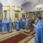 В праздник Похвалы Пресвятой Богородицы митрополит Феодосий совершил Божественную литургию в Спасо-Преображенском кафедральном соборе