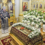 В канун Великой Субботы митрополит Феодосий совершил утреню с чином погребения Плащаницы Господа Иисуса Христа